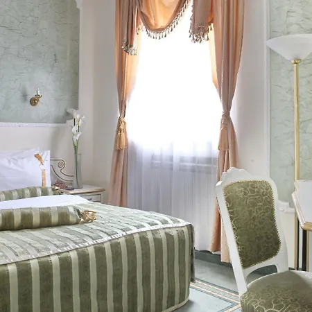 Queen's Astoria Design Белград