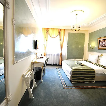 Queen's Astoria Design 4* Белград