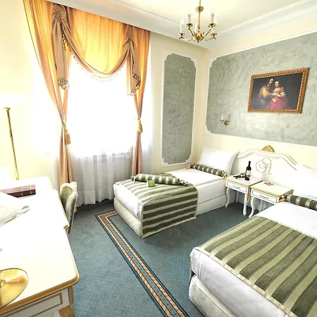 Отель Queen's Astoria Design Белград