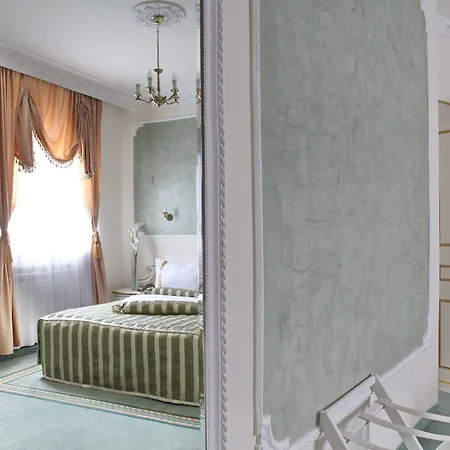 Queen's Astoria Design Белград