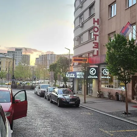 Отель Queen's Astoria Design Белград