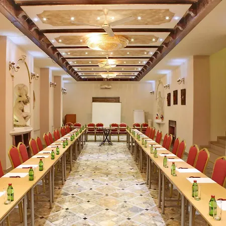 Queen's Astoria Design 4* Belgrado