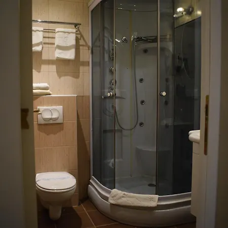 Queen's Astoria Design Отель 4*