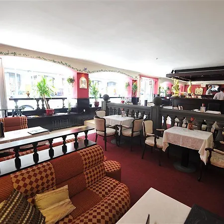 Отель Queen's Astoria Design Белград