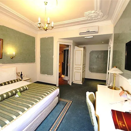 Отель Queen's Astoria Design